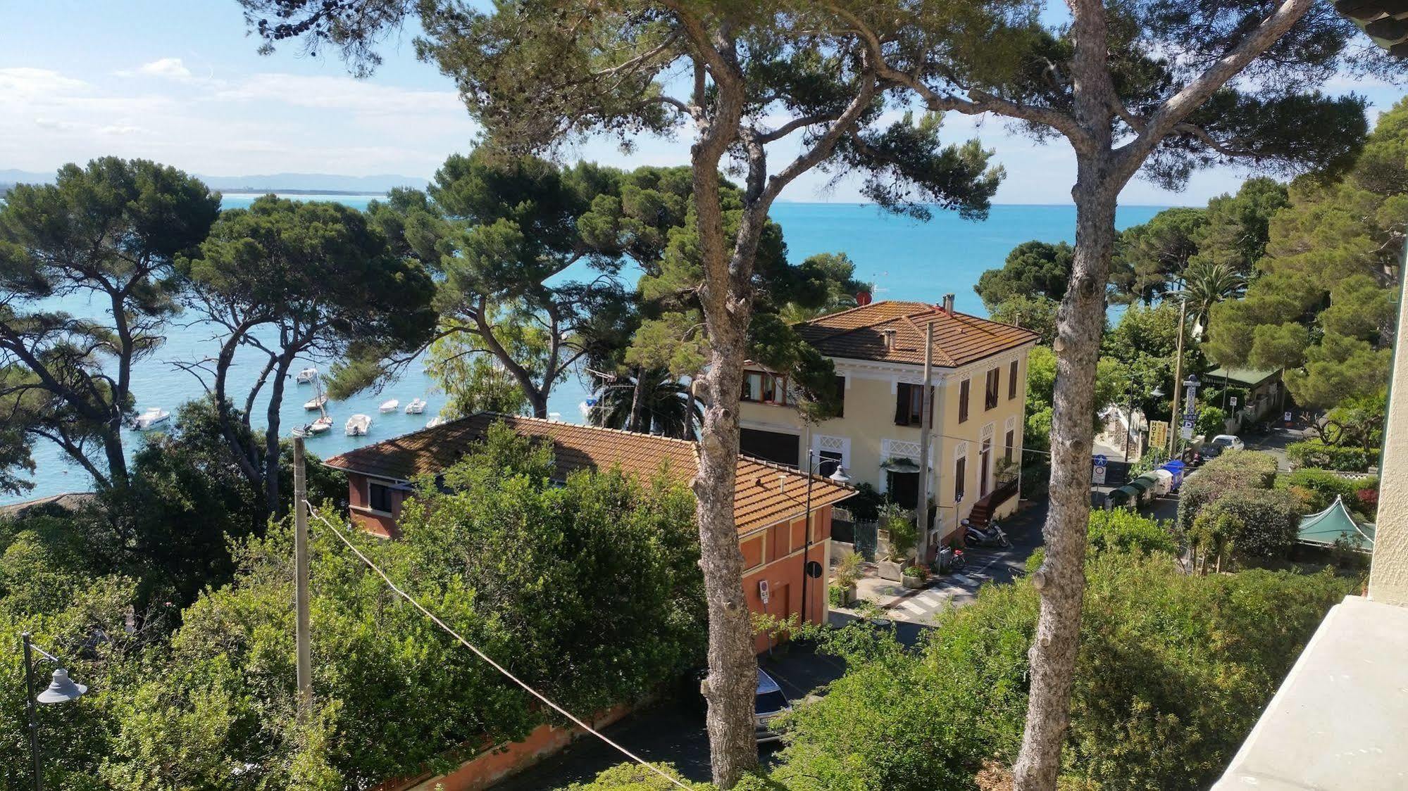 Hotel Leopoldo Castiglioncello Exterior photo